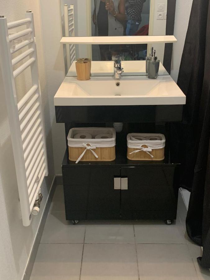 Appartement Lac Rose - Parking, Metro, Jusqu'A 4 Personnes Marseille Luaran gambar