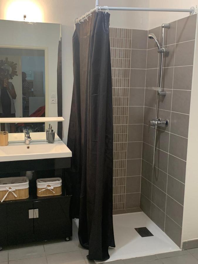 Appartement Lac Rose - Parking, Metro, Jusqu'A 4 Personnes Marseille Luaran gambar